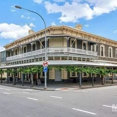 Royal Arms Hotel Port Adelaide Exterior foto